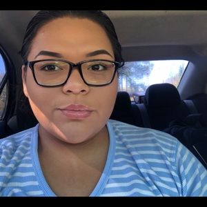 Meet your Posher, Loana